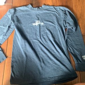 navy billabong tshirt